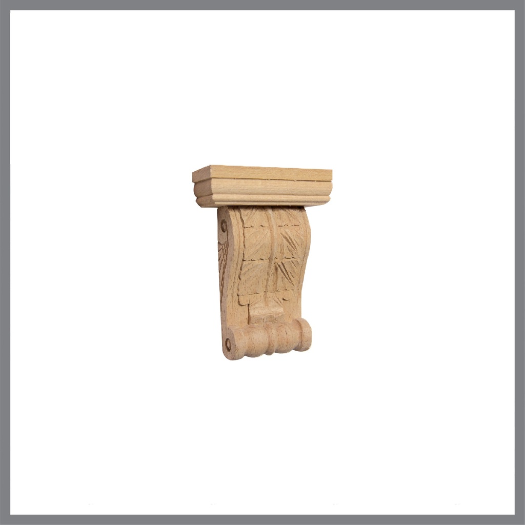 Wood decorative capitel with sculptures