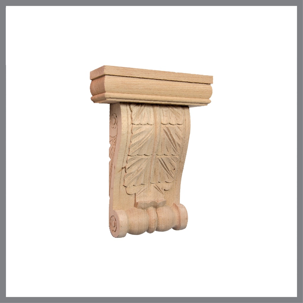 Wood decorative capitel with sculptures