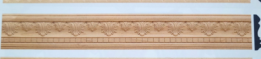 Cornisa made of carved wood